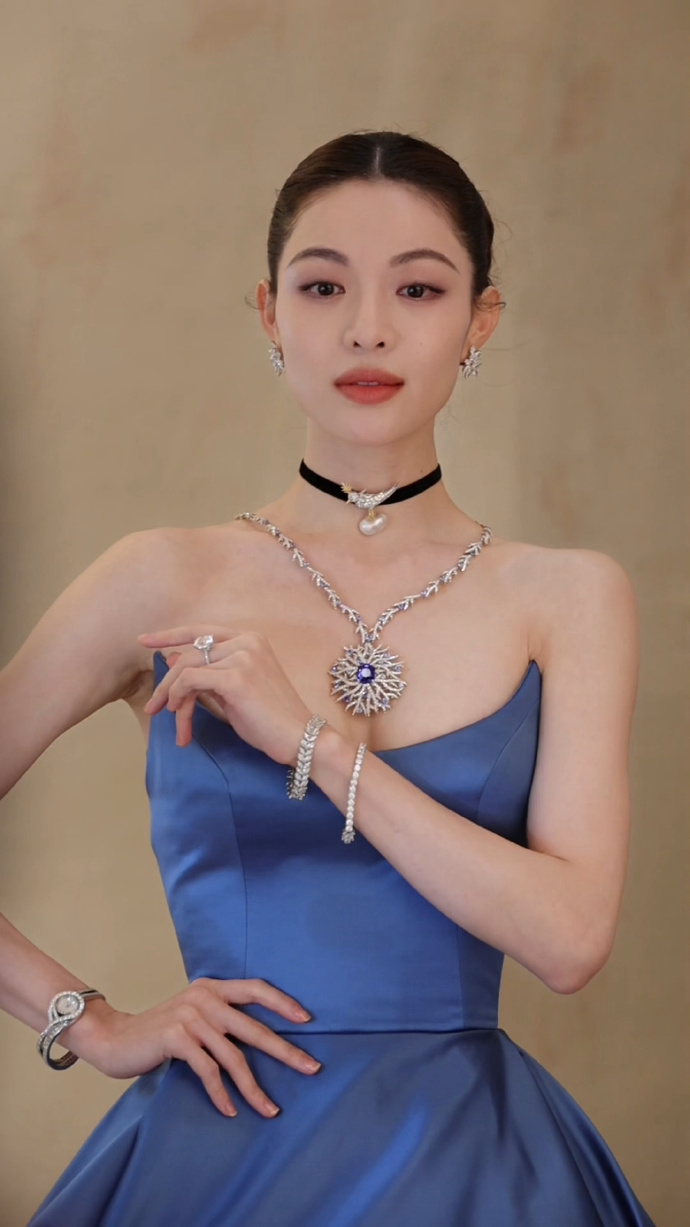 钟楚曦蒂芬妮活动造型插图14