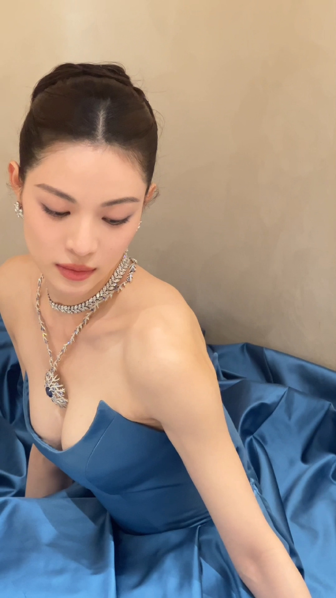 钟楚曦蒂芬妮活动造型插图17