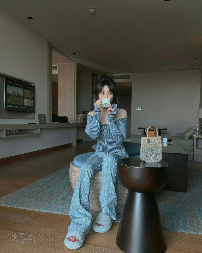李菲儿美背细腰好身材写真插图14