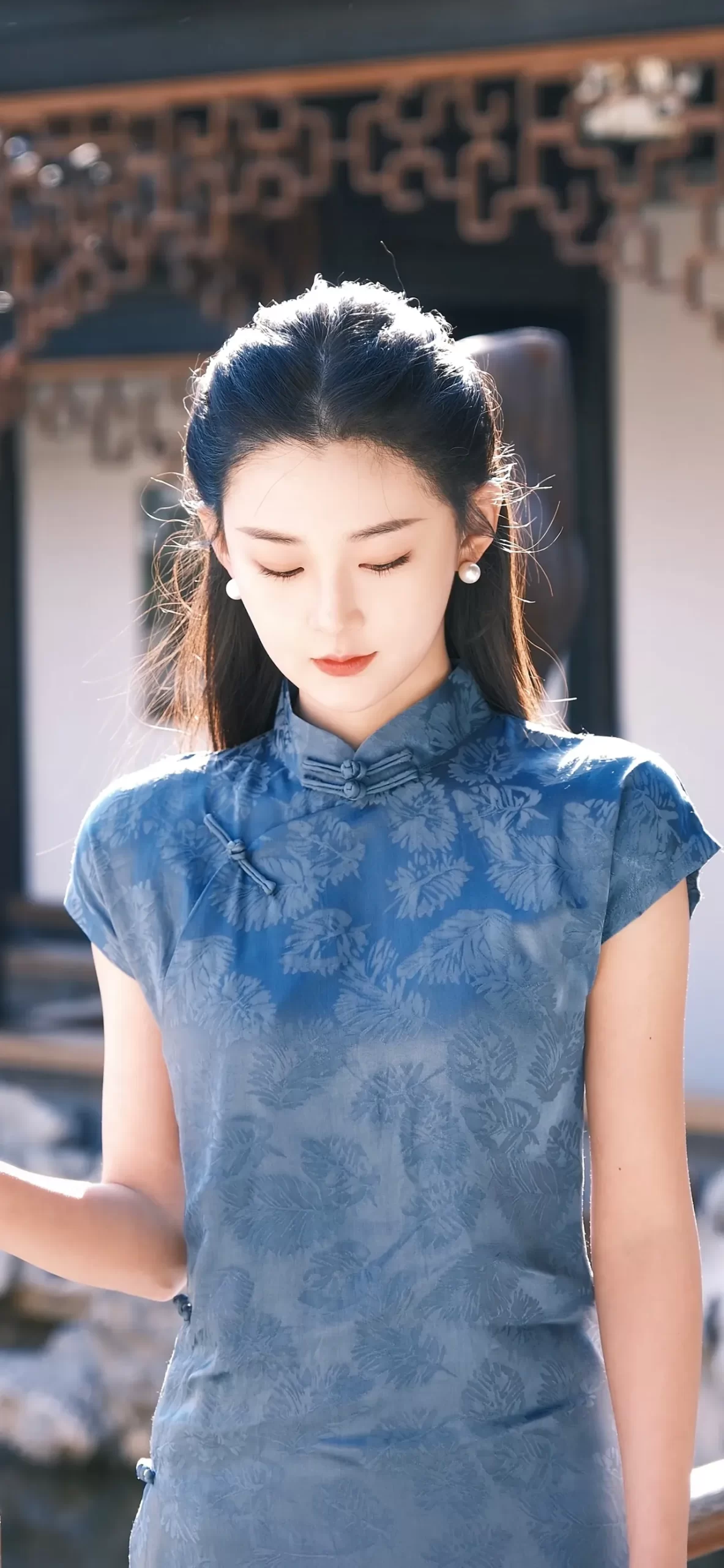 邵羽柒旗袍高清写真壁纸插图3
