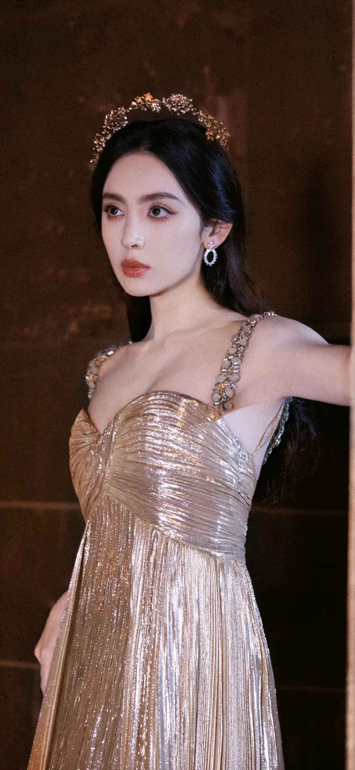 古力娜扎明艳动人写真壁纸插图4