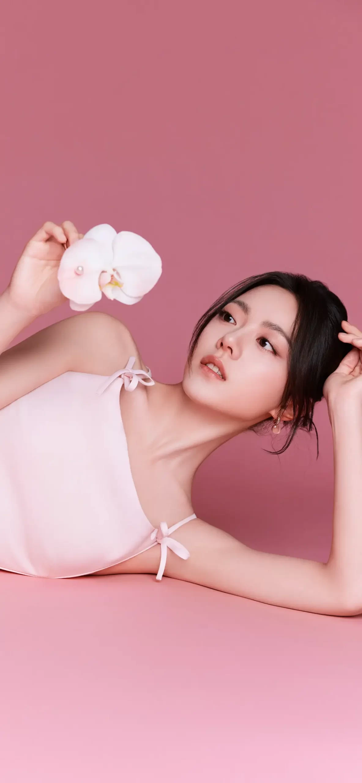 赵今麦粉红色的写真壁纸插图1