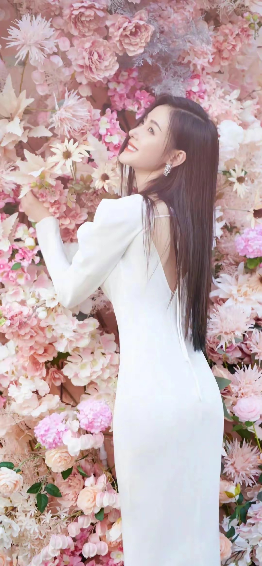 张天爱全面屏手机壁纸插图1
