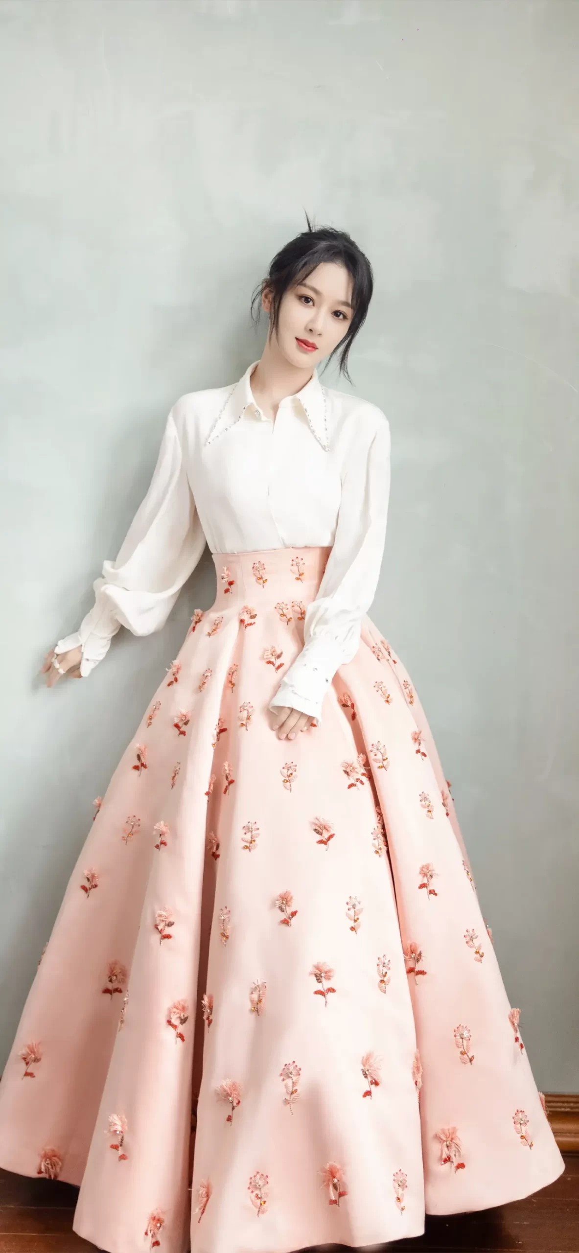 杨紫碎花裙写真壁纸插图8