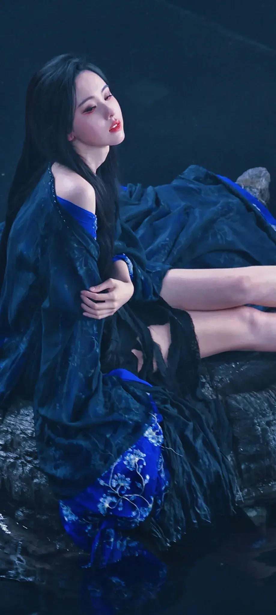 陈都灵氛围感写真壁纸插图4