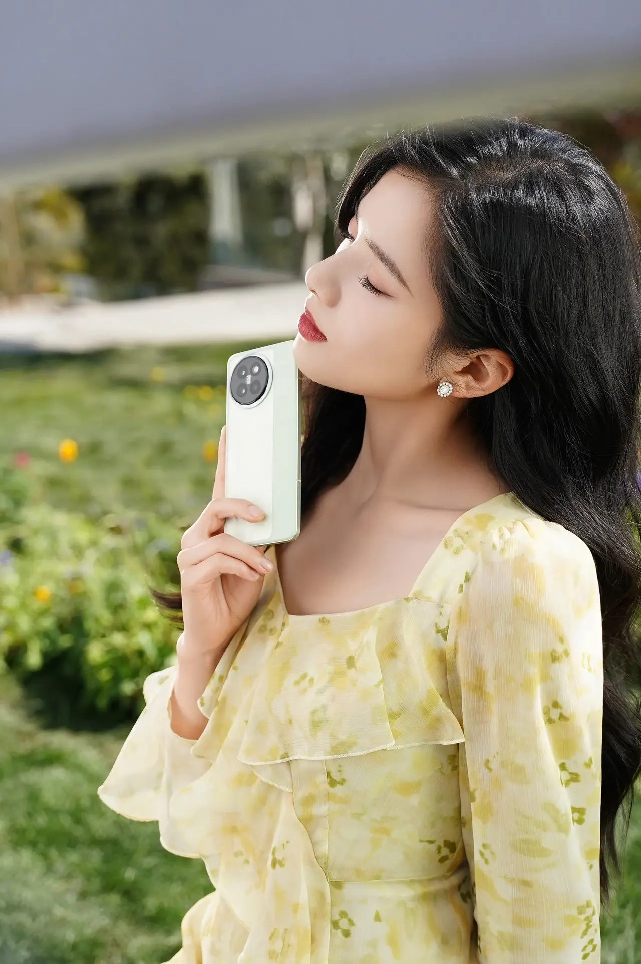 张婧仪碎花裙写真插图1