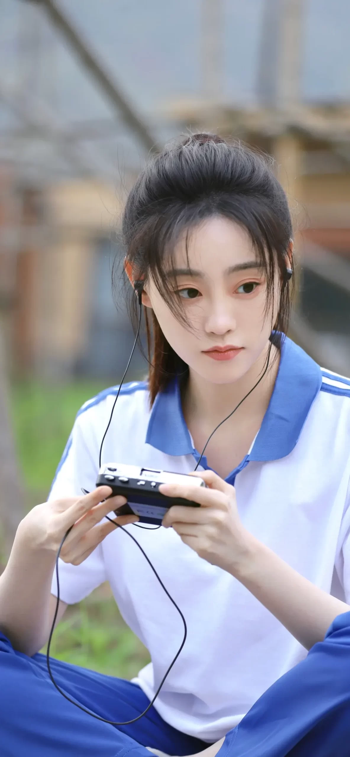 祝绪丹清新校服写真壁纸插图1