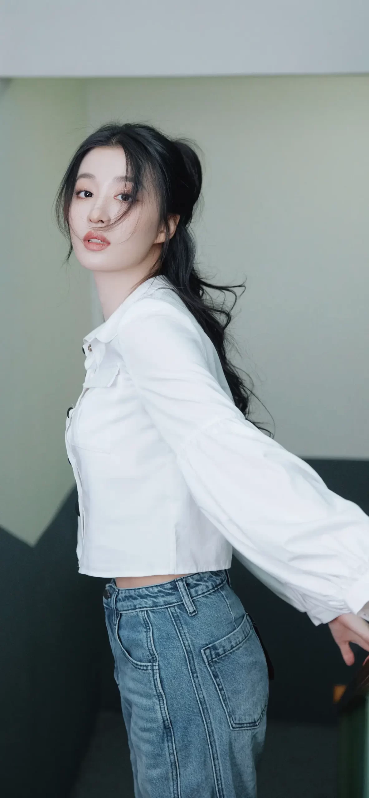 王楚然牛仔裤写真壁纸插图5