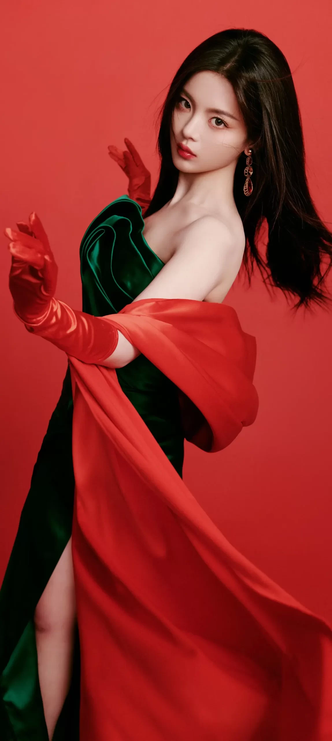 杨超越抹胸长裙写真壁纸插图1