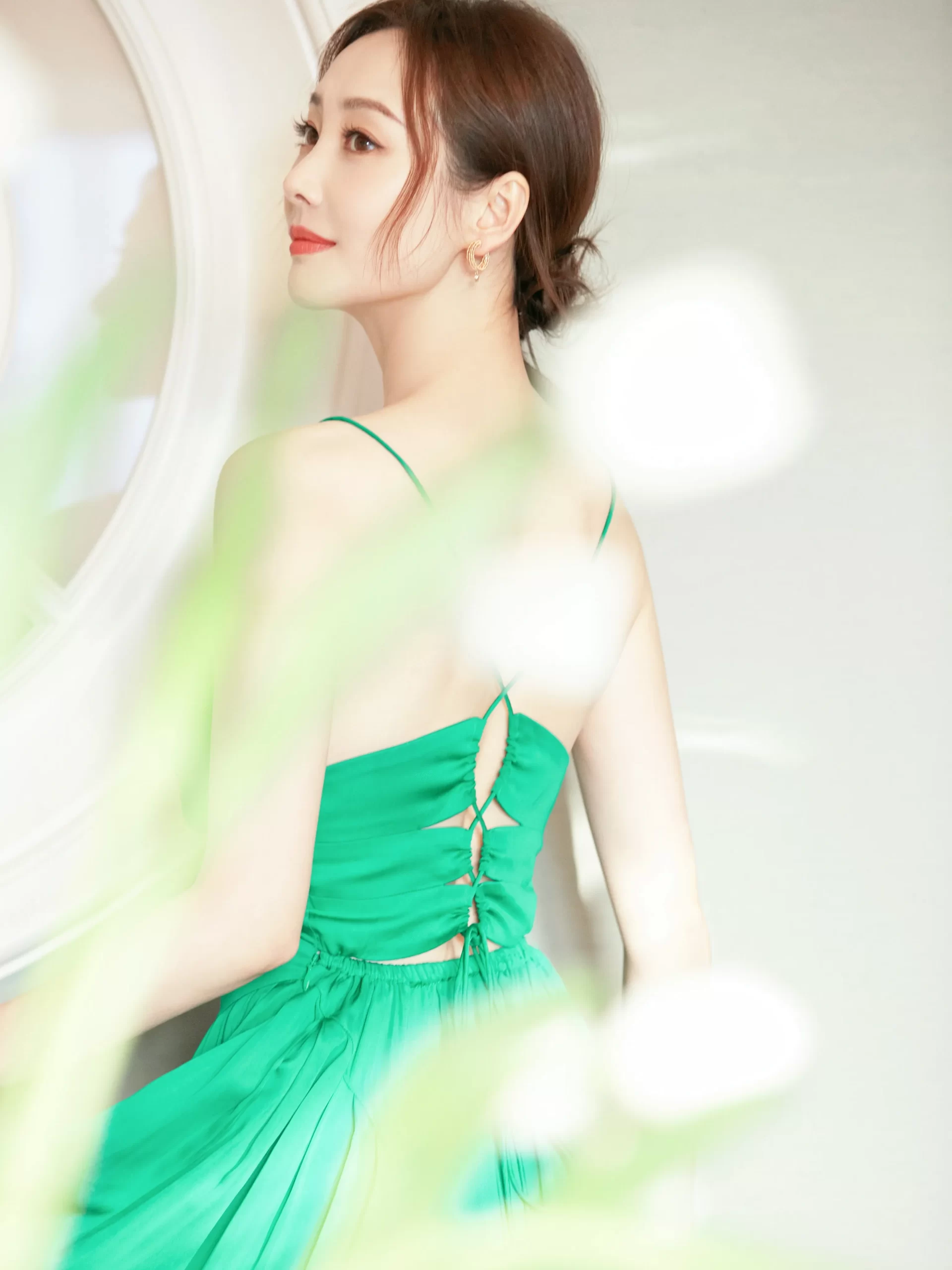 李纯吊带裙性感迷人写真插图1