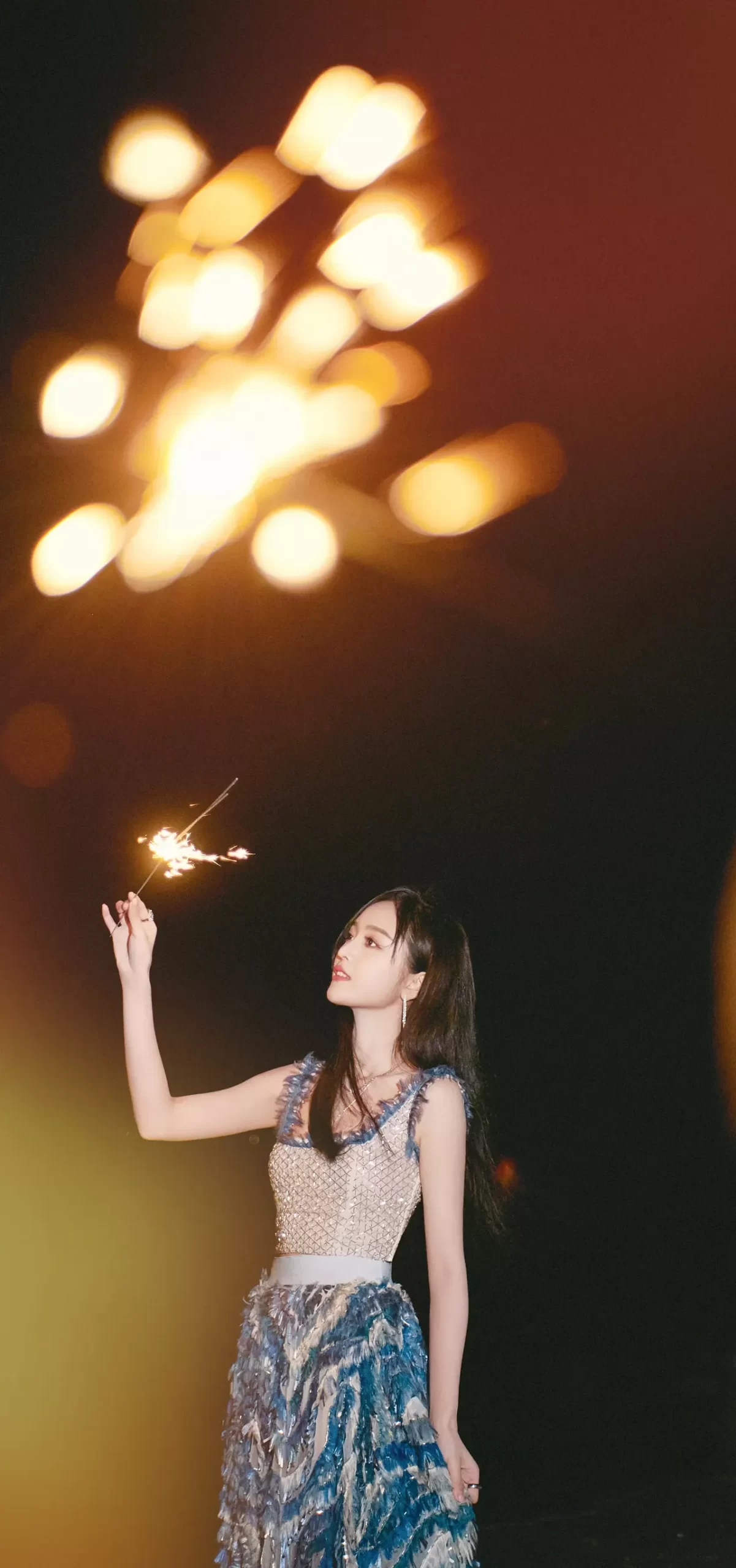 吴宣仪海边写真壁纸插图2
