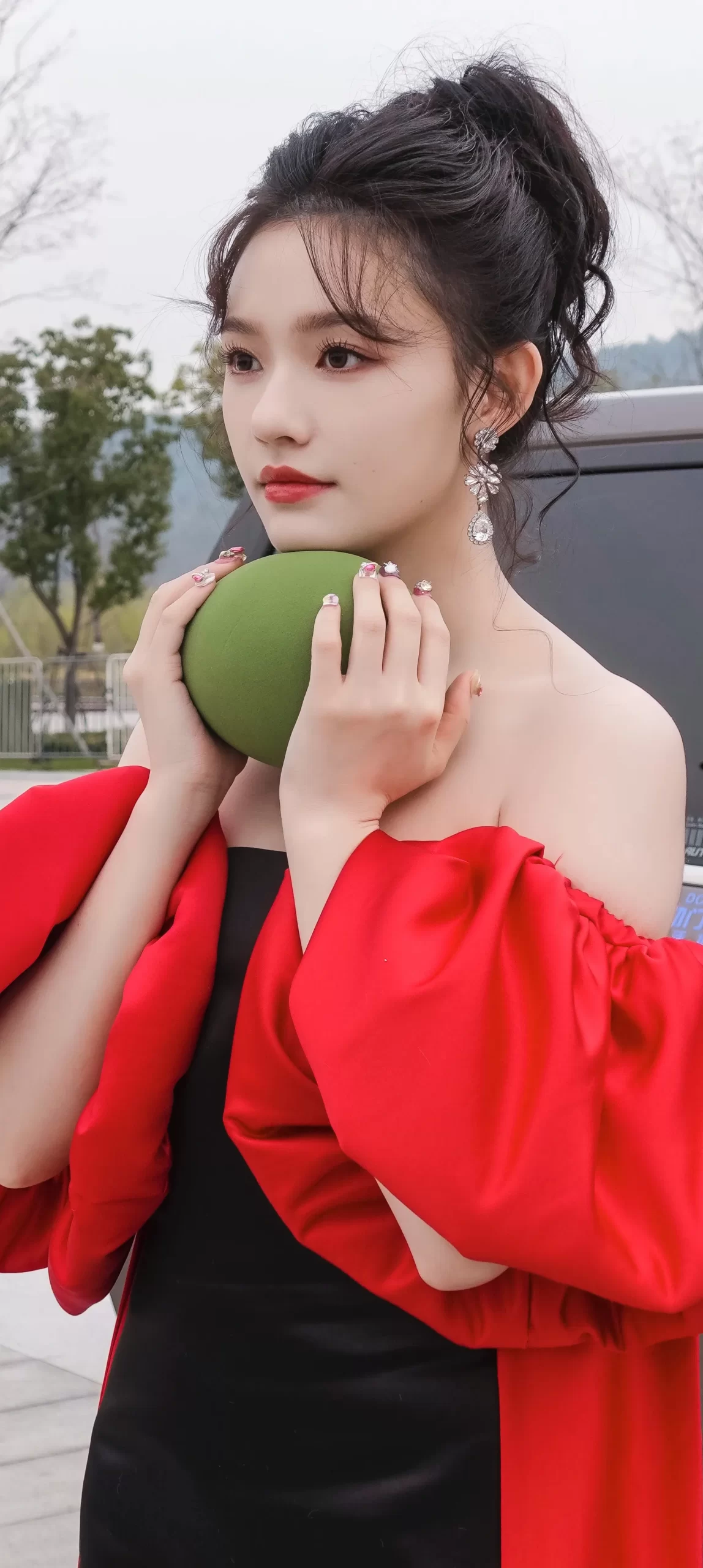 林允俏皮可爱写真插图2