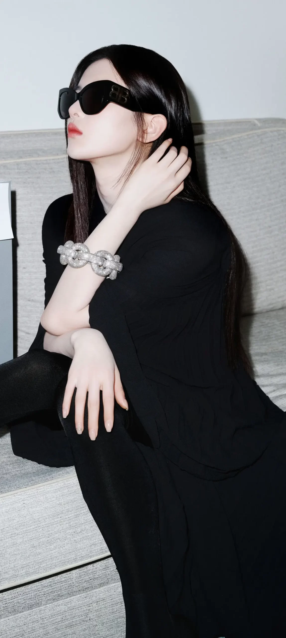 杨超越酷酷的写真壁纸插图6
