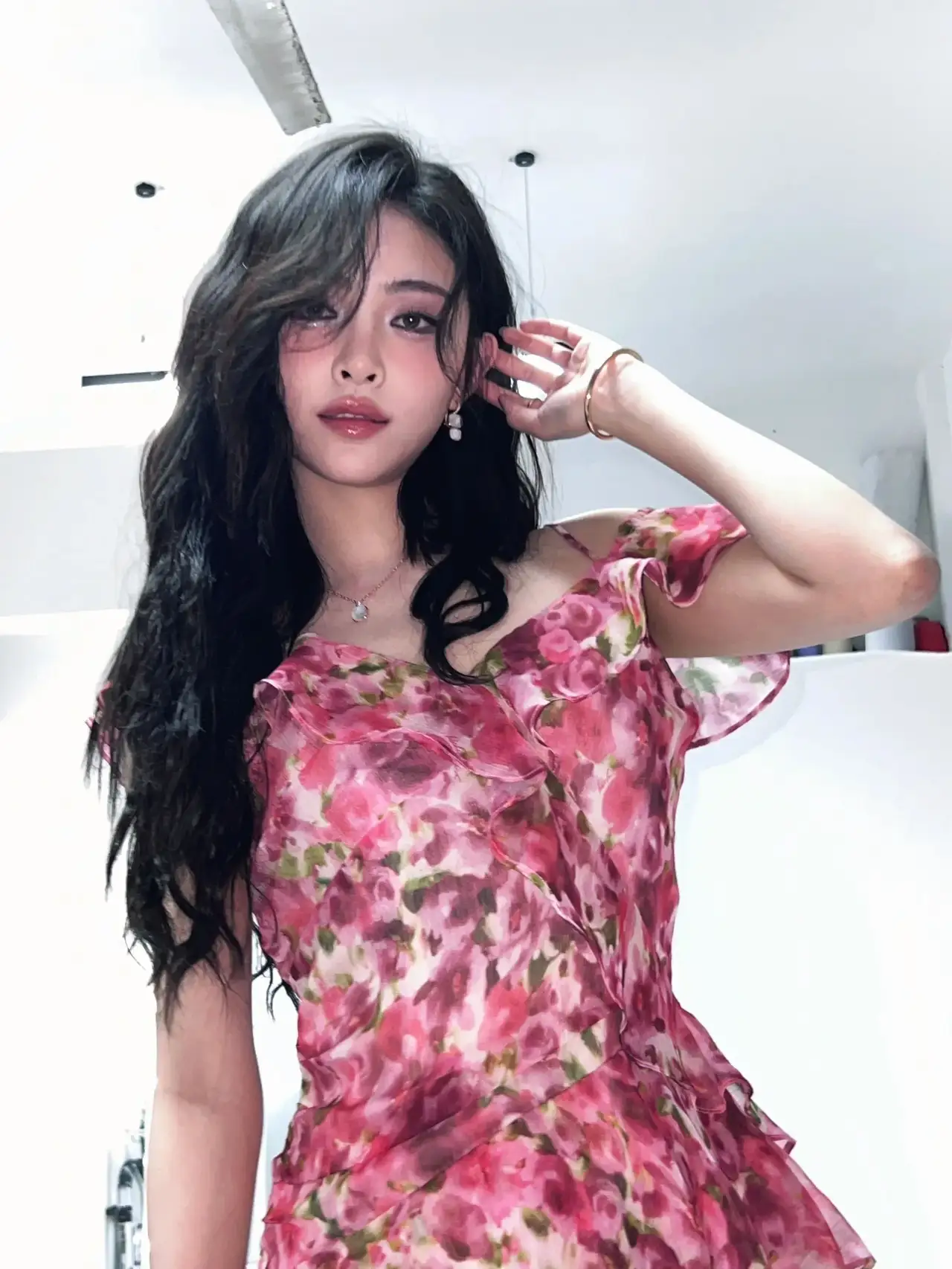 许佳琪碎花裙写真插图1