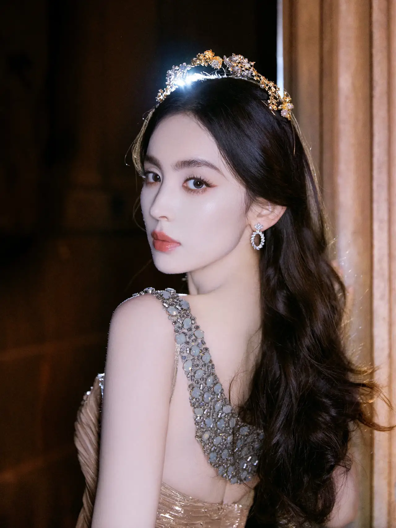 古力娜扎明艳动人写真壁纸插图14