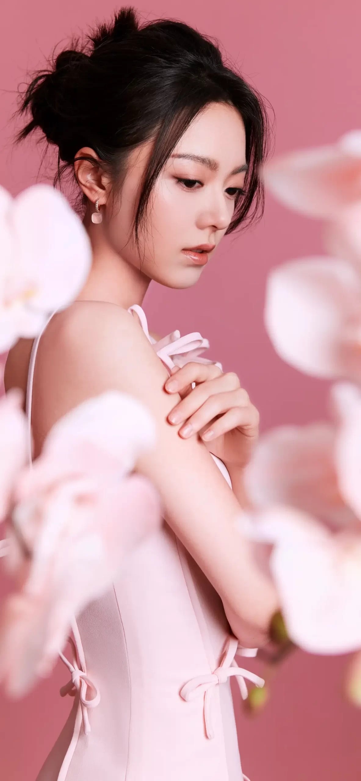 赵今麦粉红色的写真壁纸插图7