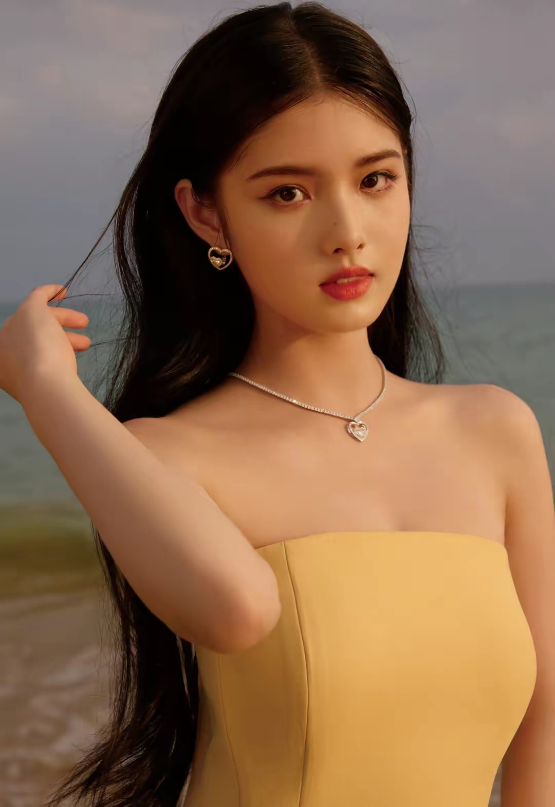 艾米黄色抹胸连衣裙写真插图9