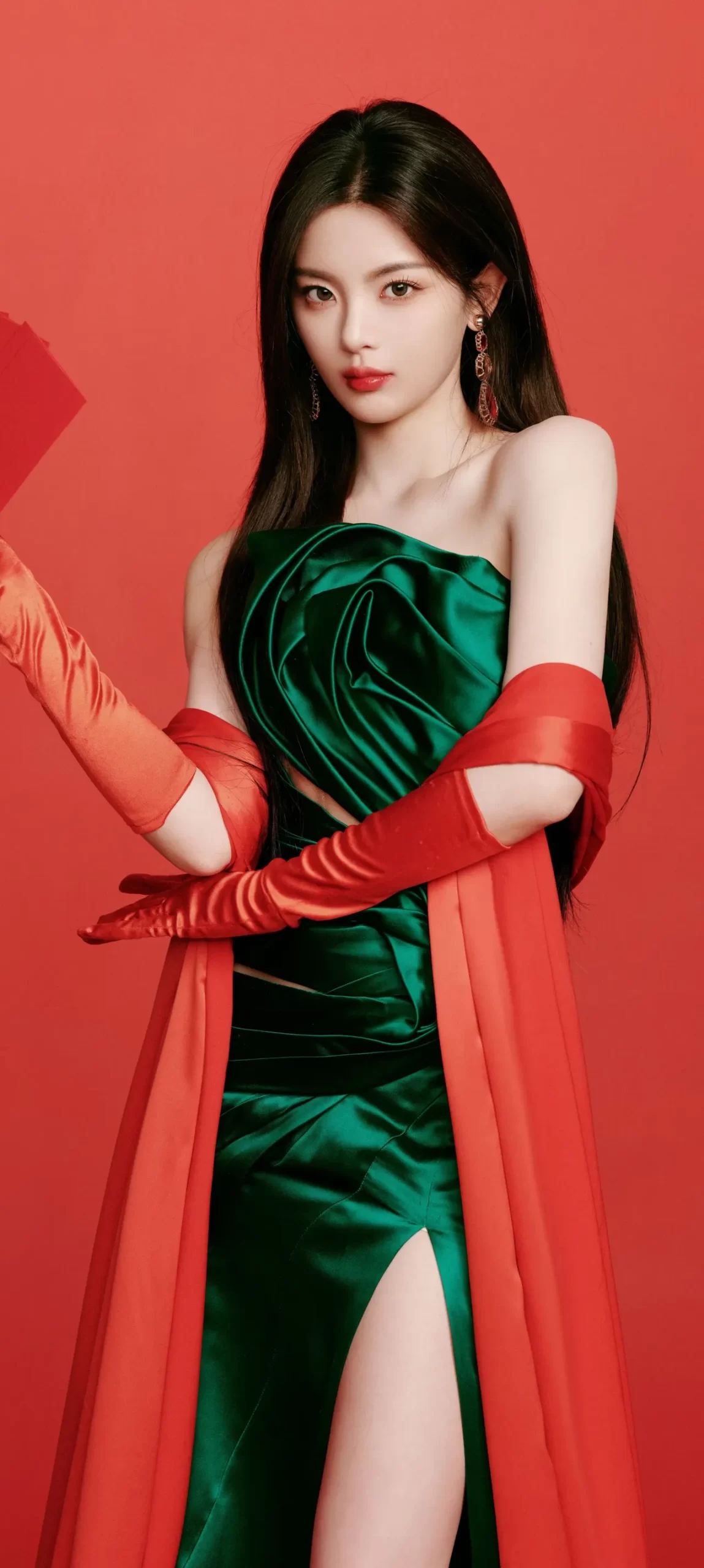 杨超越抹胸长裙写真壁纸插图2