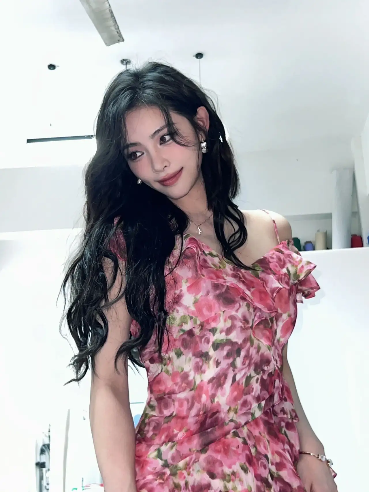 许佳琪碎花裙写真插图2