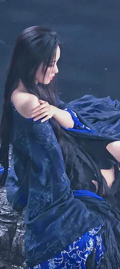 陈都灵氛围感写真壁纸插图3