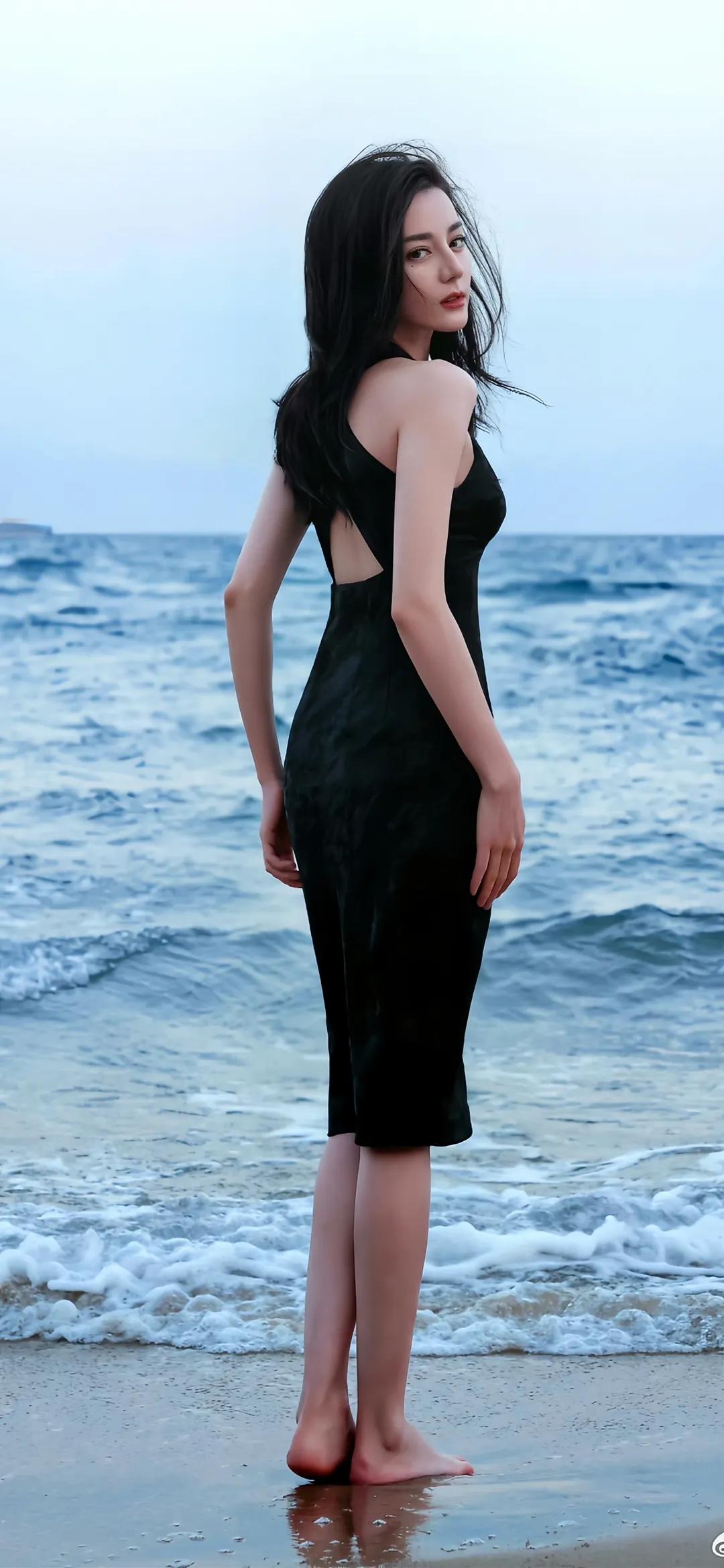 迪丽热巴性感泳装写真插图5