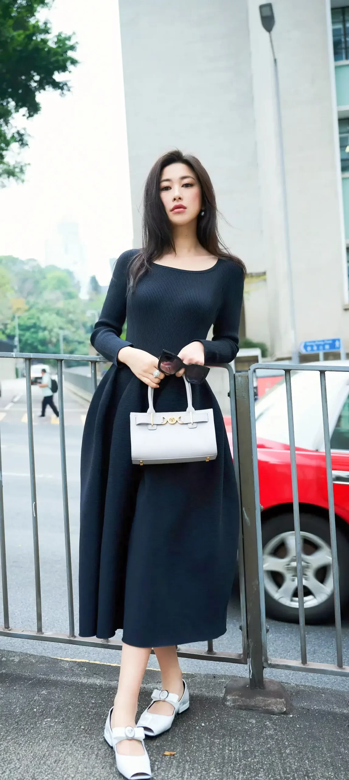 朱珠黑色连衣裙写真壁纸插图7