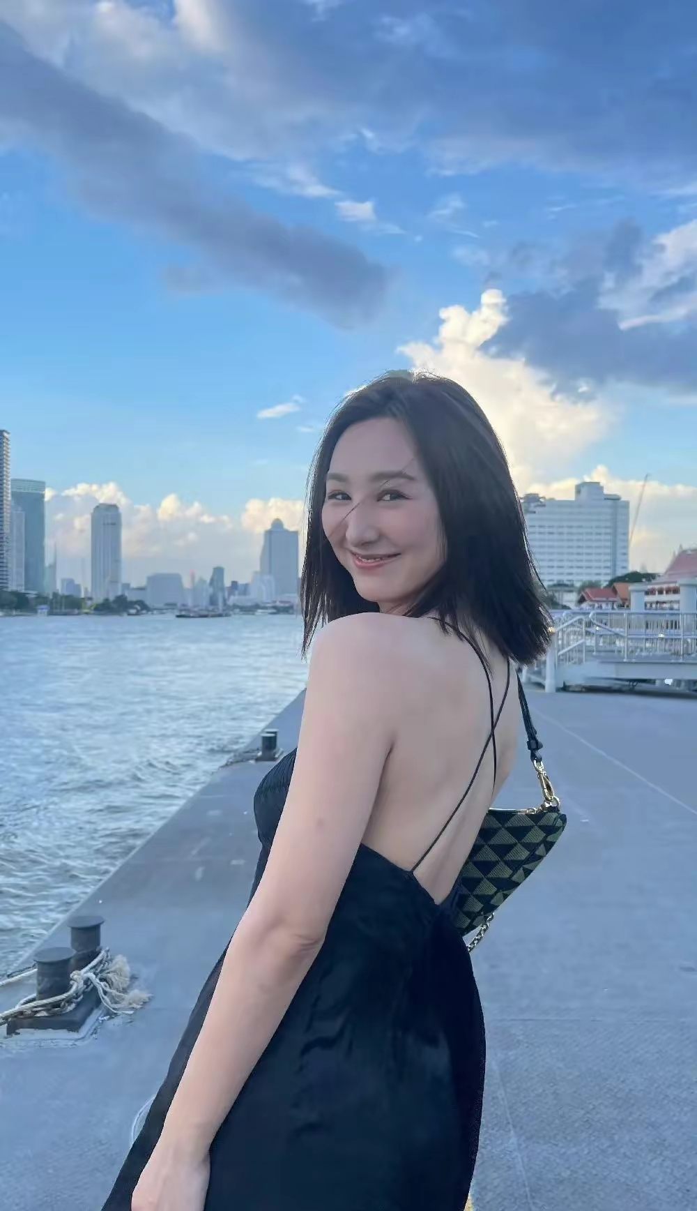 高海宁吊带写真插图