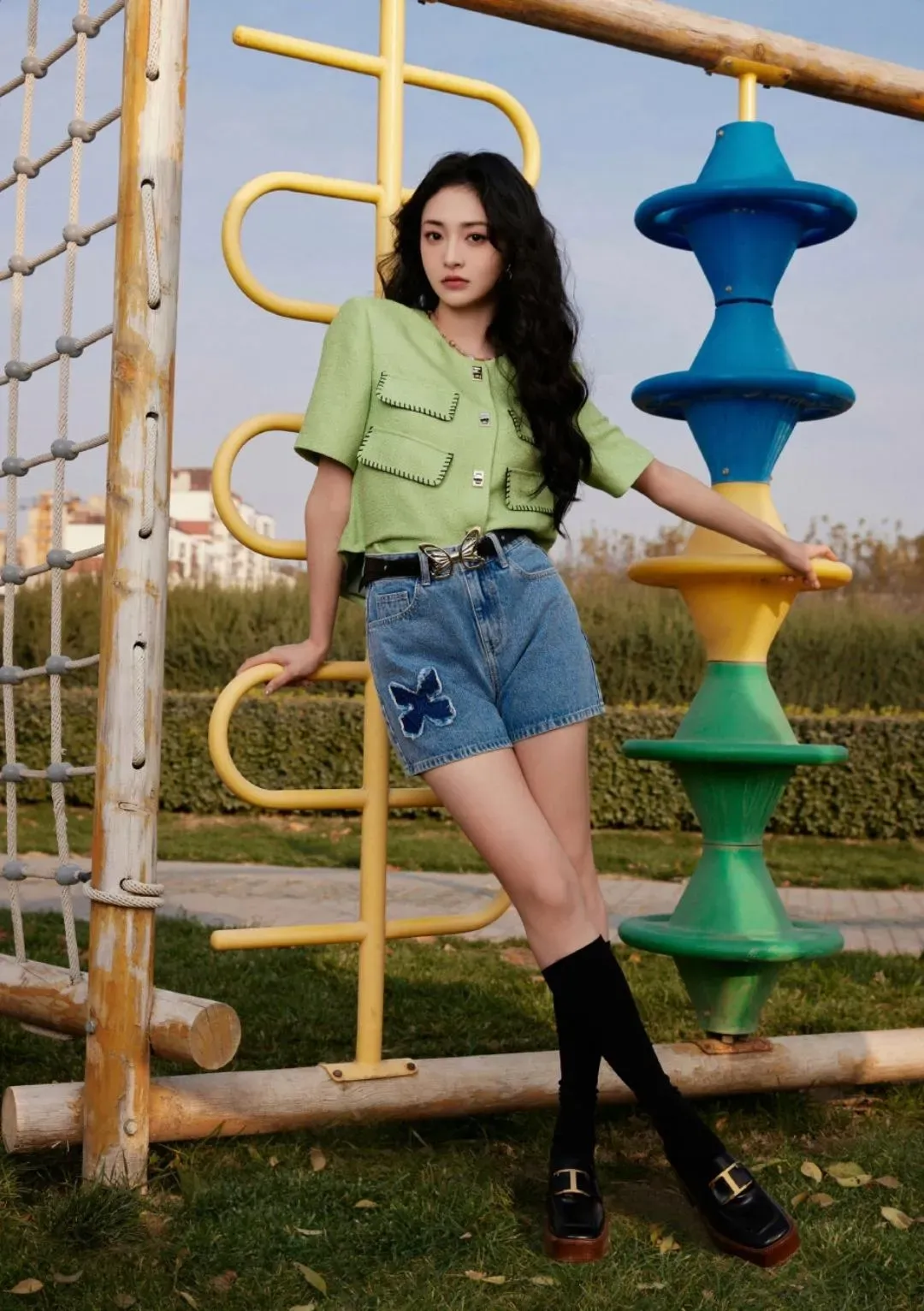 周洁琼牛仔短裤美照写真插图