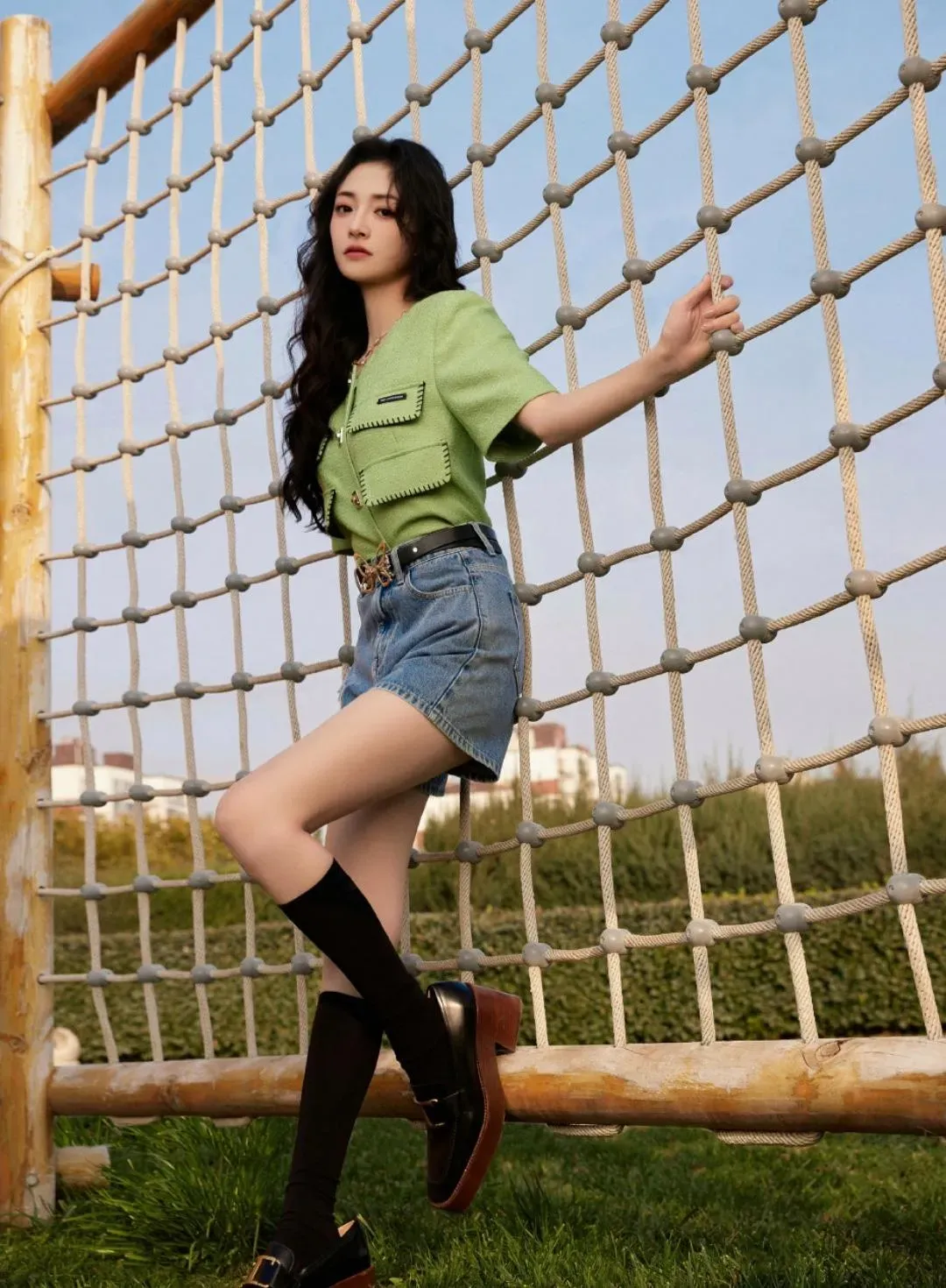 周洁琼牛仔短裤美照写真插图4