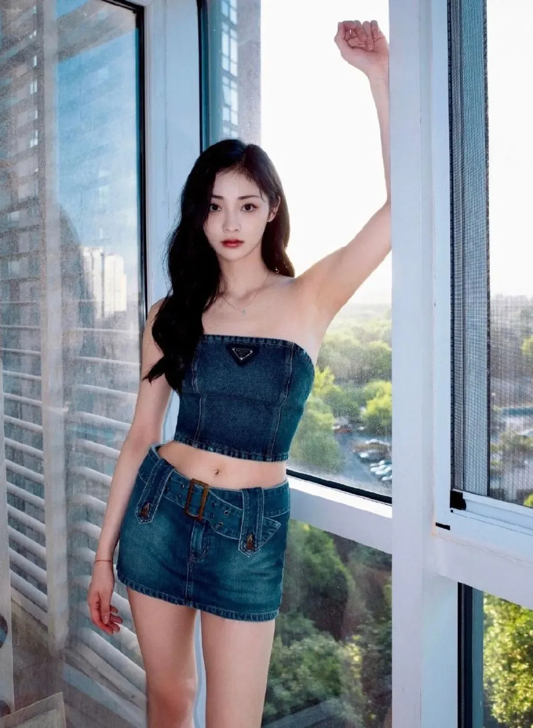 周洁琼牛仔套装写真插图2