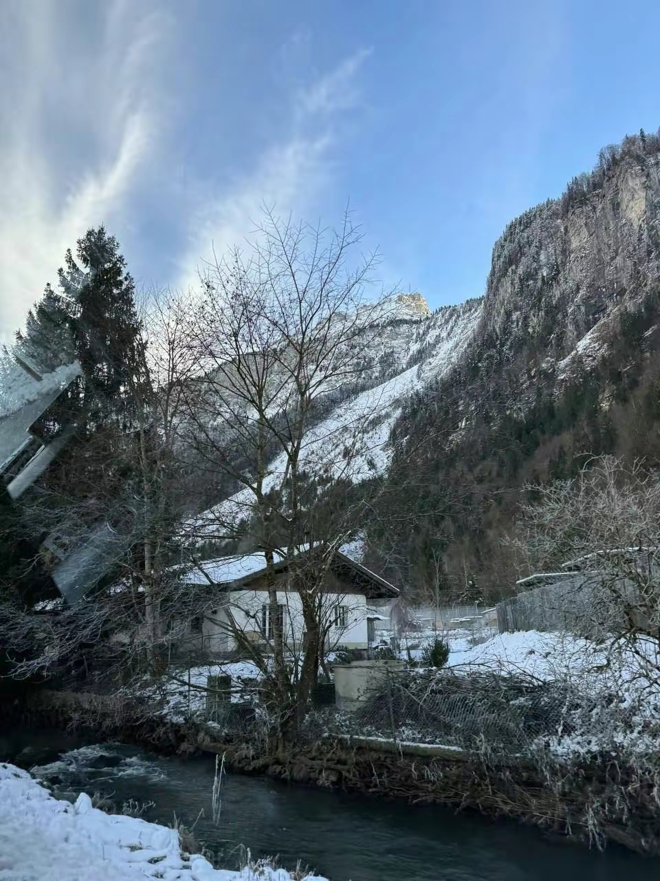 瑞士下雪天爬山领略不一样的雪景插图