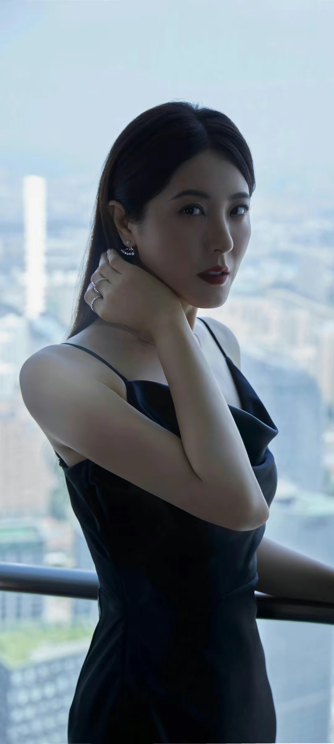 曾黎成熟优雅写真壁纸插图3