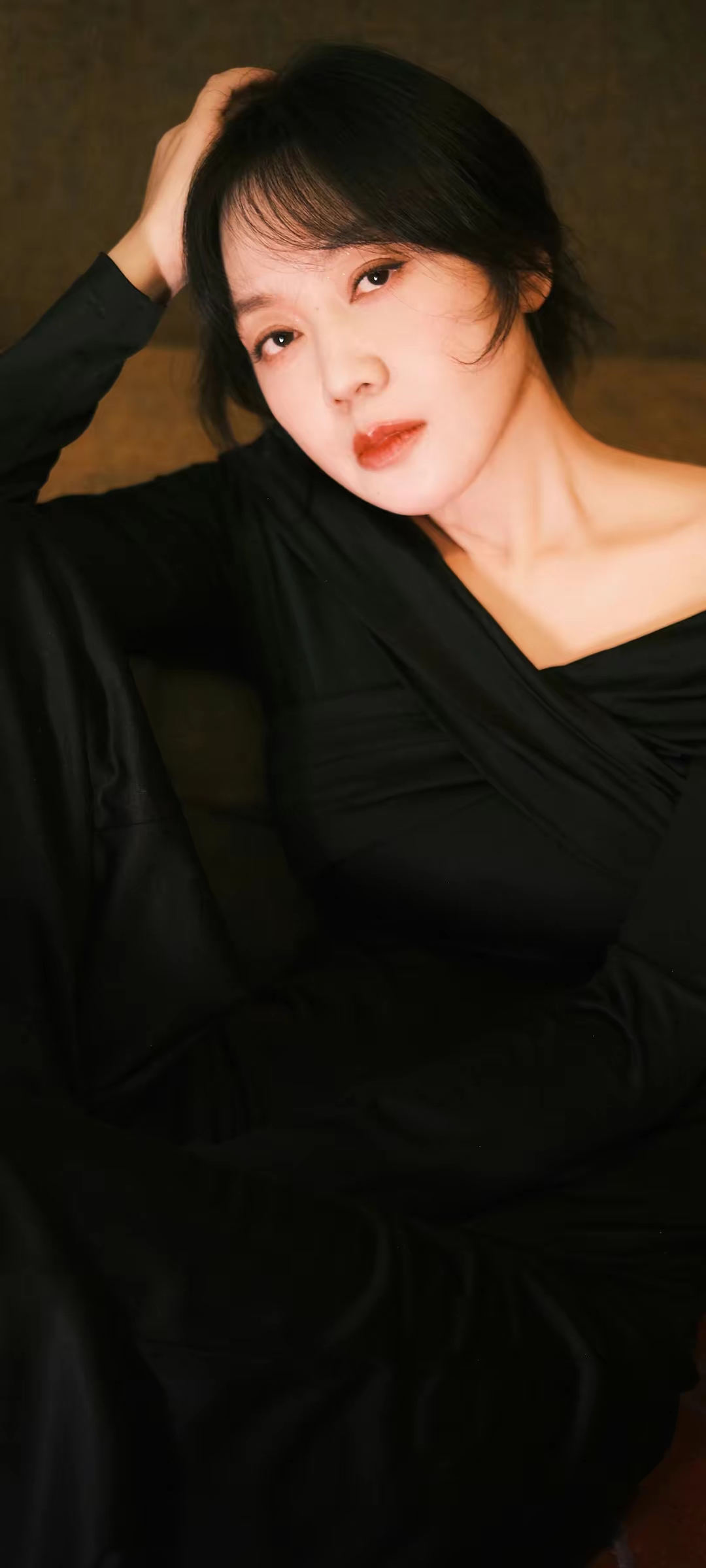 闫妮气质优雅写真壁纸插图9
