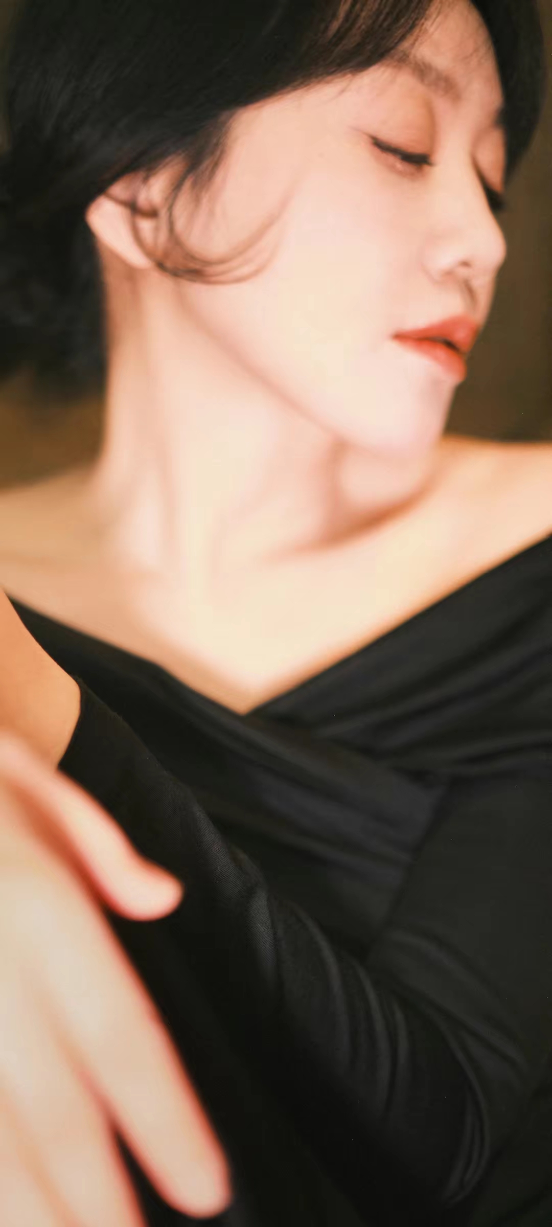 闫妮气质优雅写真壁纸插图8
