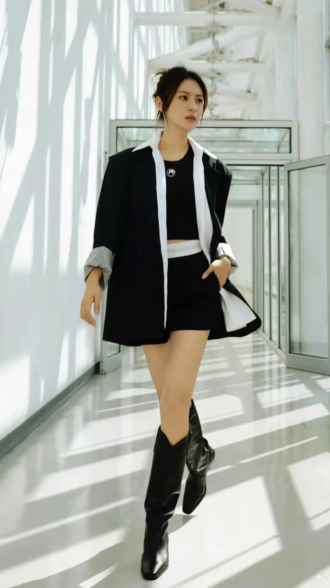 周放气质优雅写真插图3