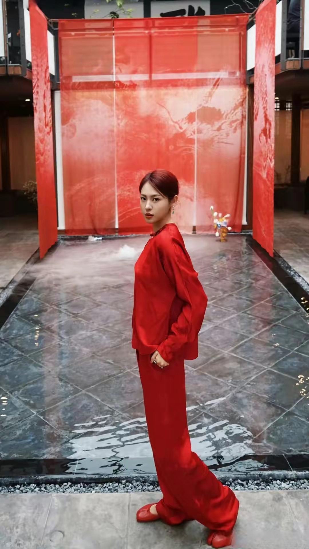 周放气质优雅写真插图7