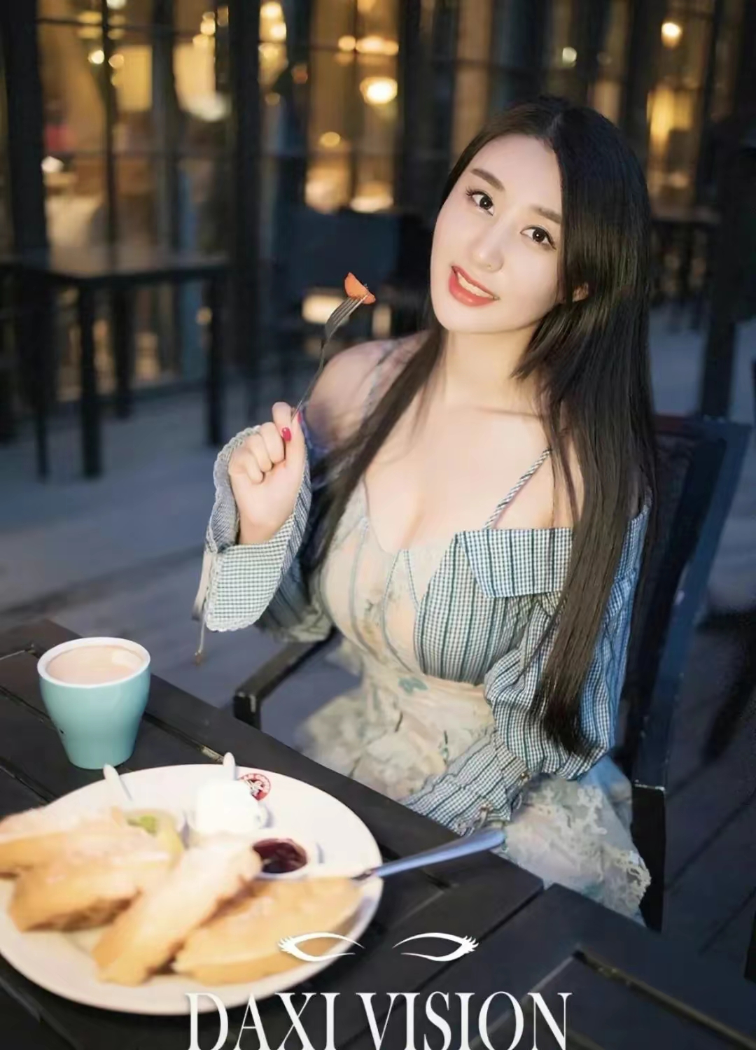 《妈妈的闺蜜》女一号王俪丁成熟写真插图5