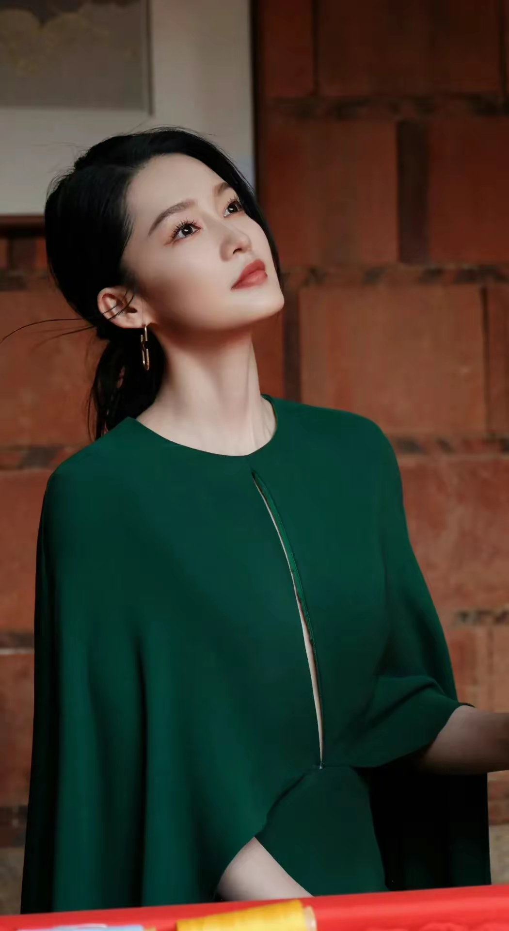 李沁气质优雅写真插图6
