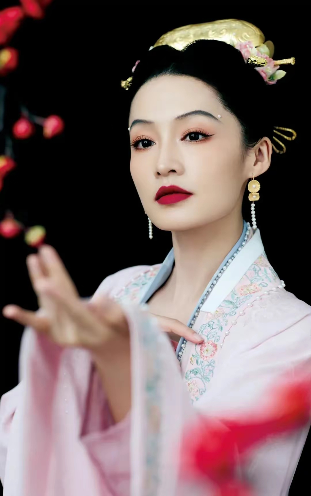 李沁气质优雅写真插图20