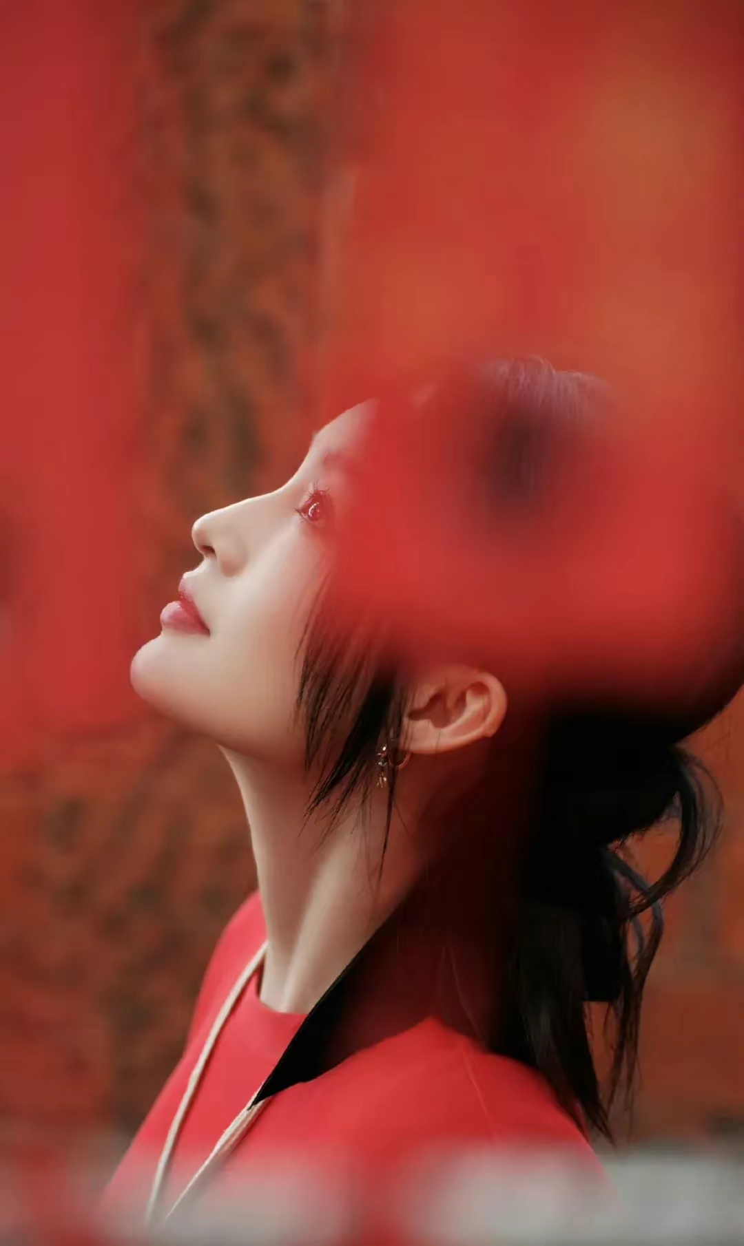 李沁气质优雅写真插图1
