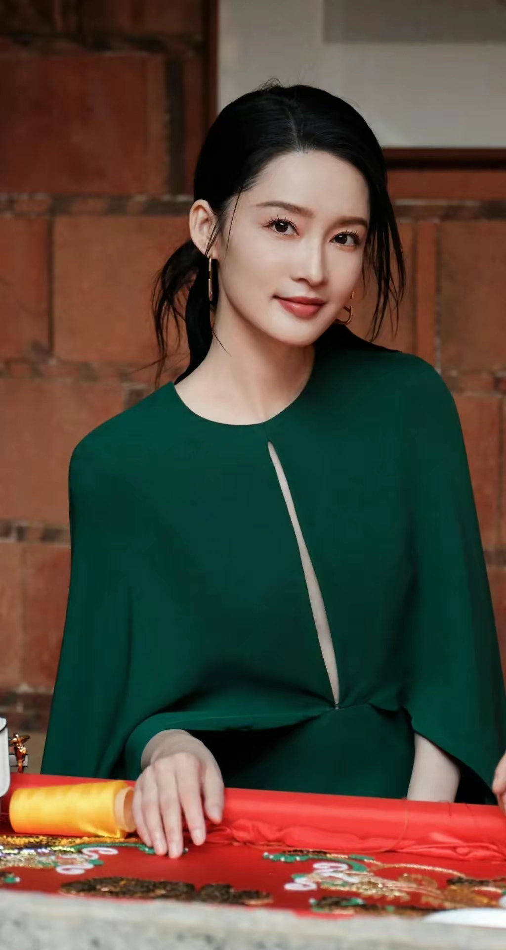 李沁气质优雅写真插图27
