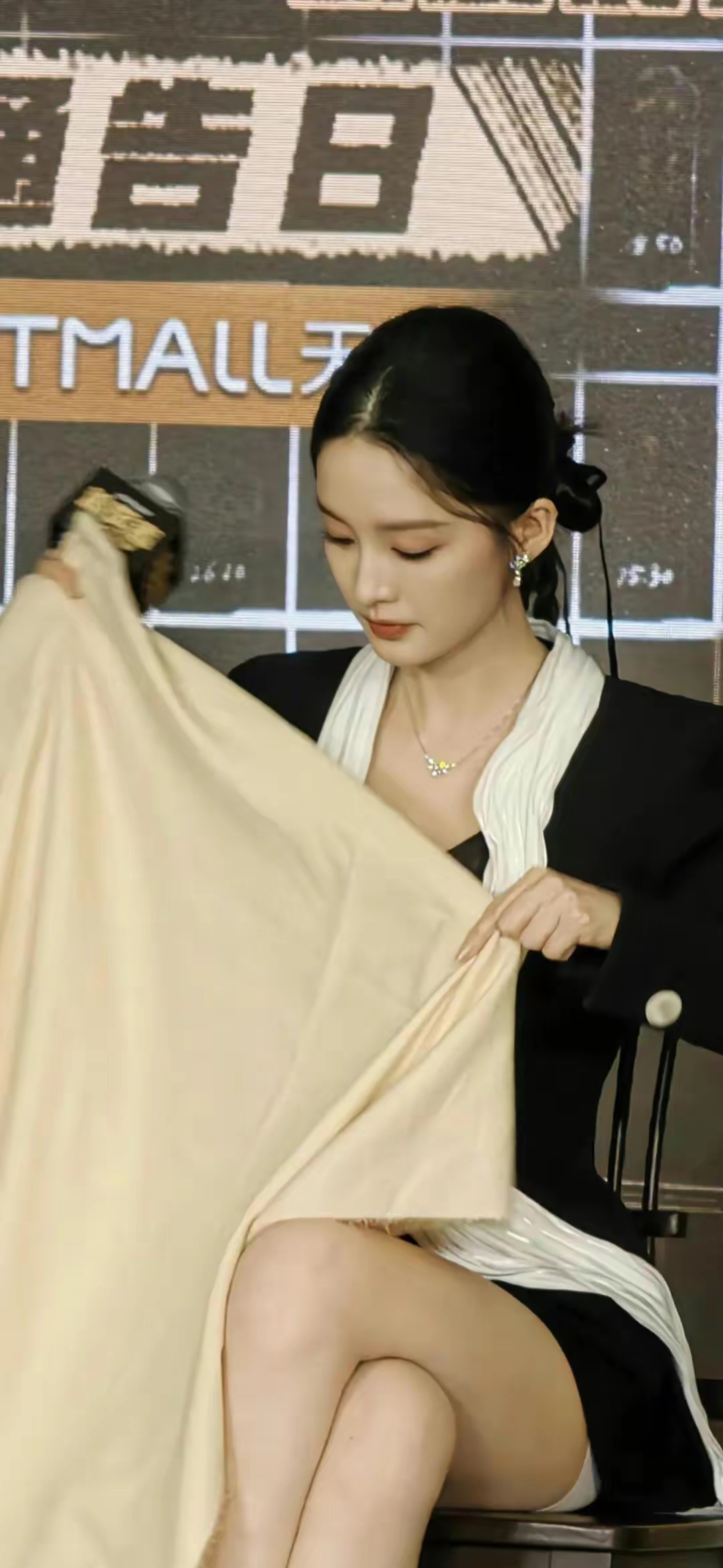 李沁气质优雅写真插图9