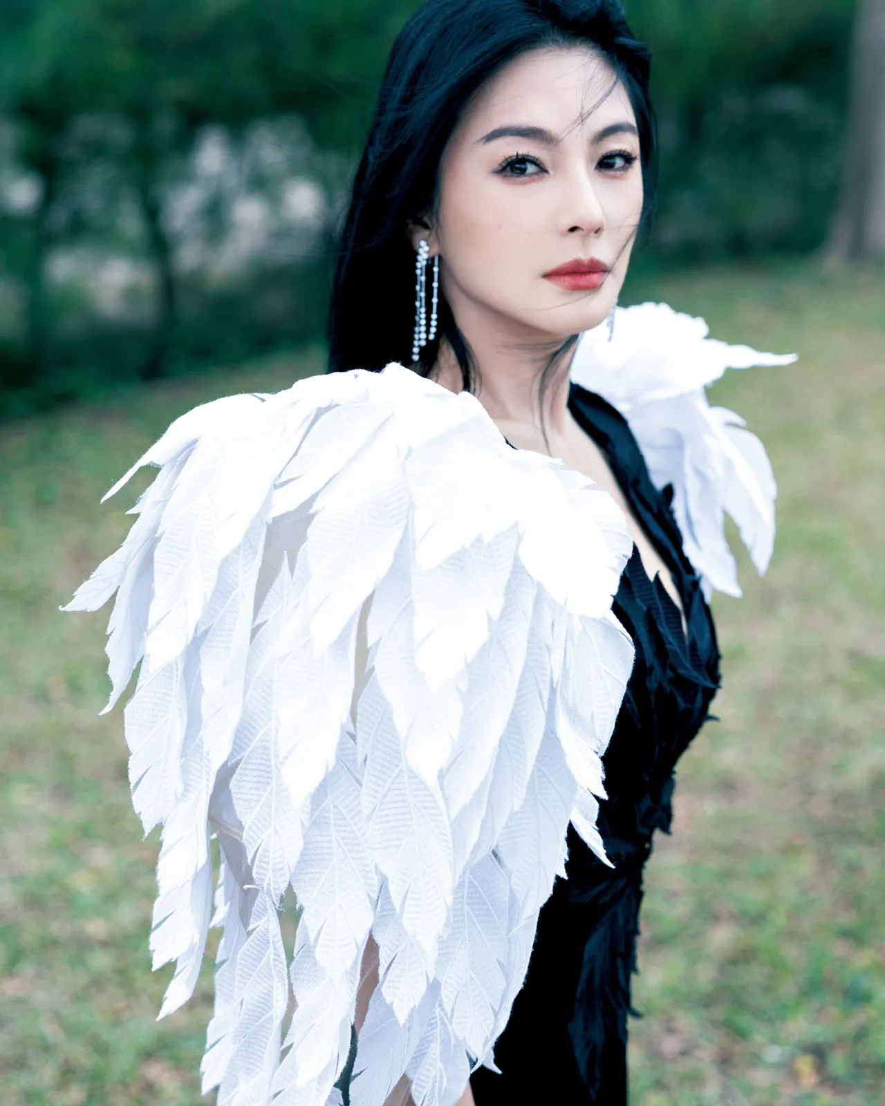 张雨绮写真，优雅神秘翩然人间插图9