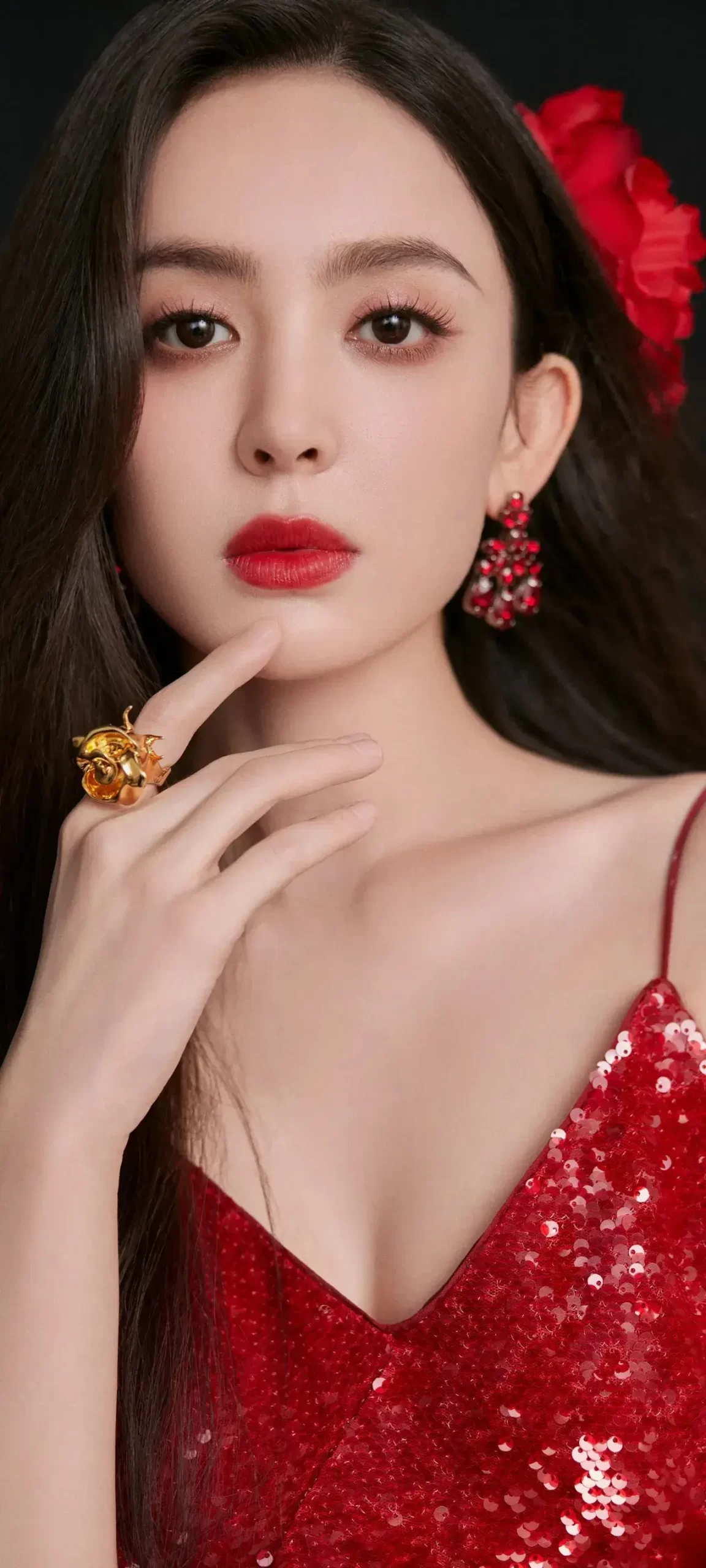 古力娜扎红裙性感写真壁纸插图1