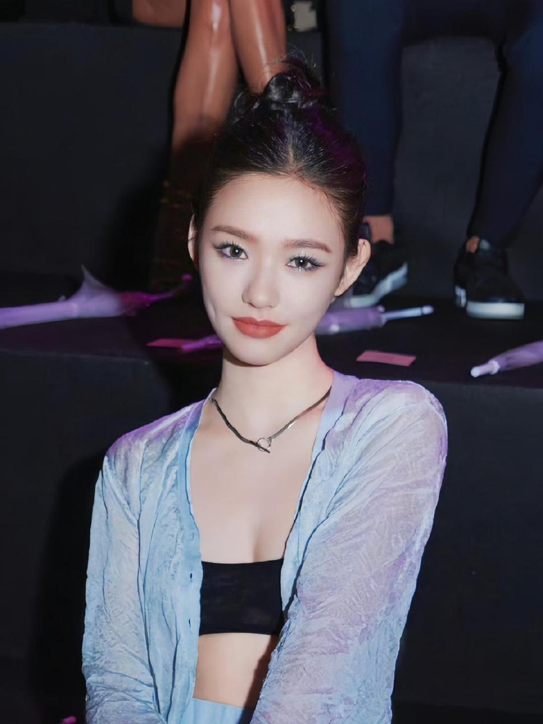 林允内衣写真大片插图8