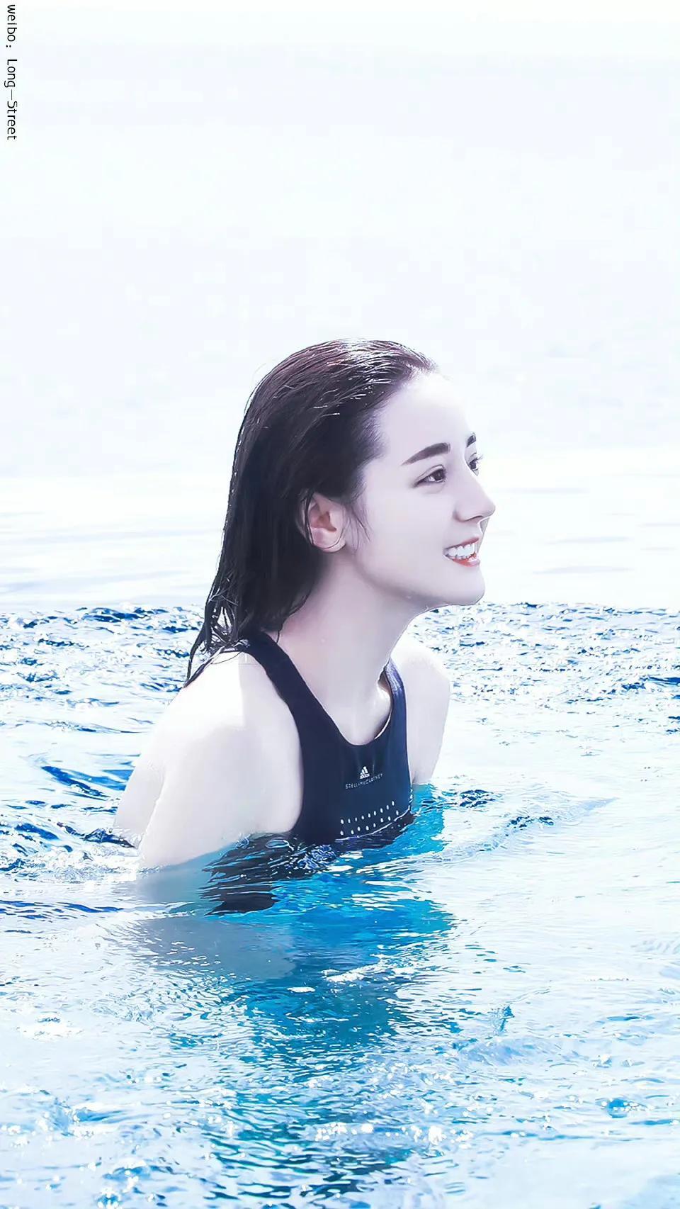 迪丽热巴性感泳装写真插图