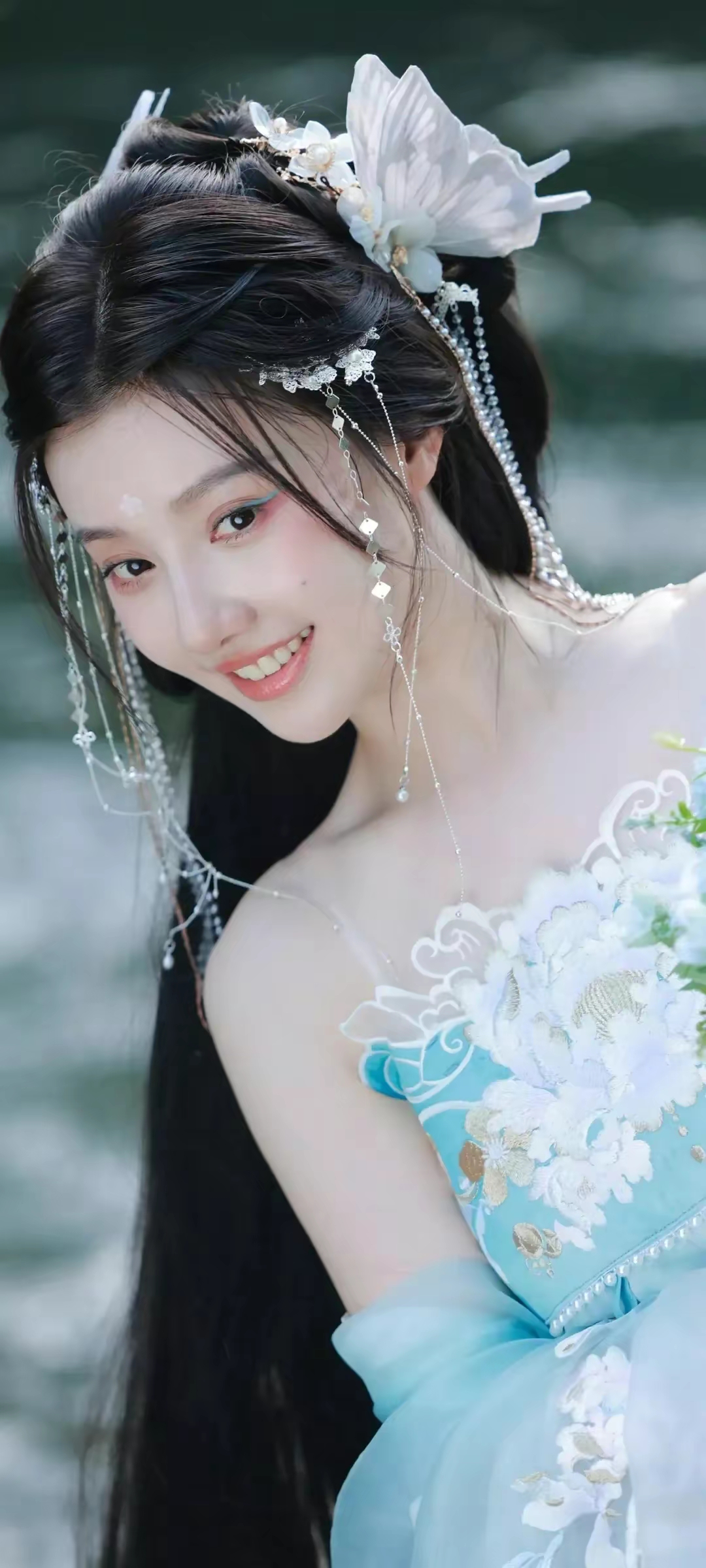 王鹤润古装高清写真壁纸插图7