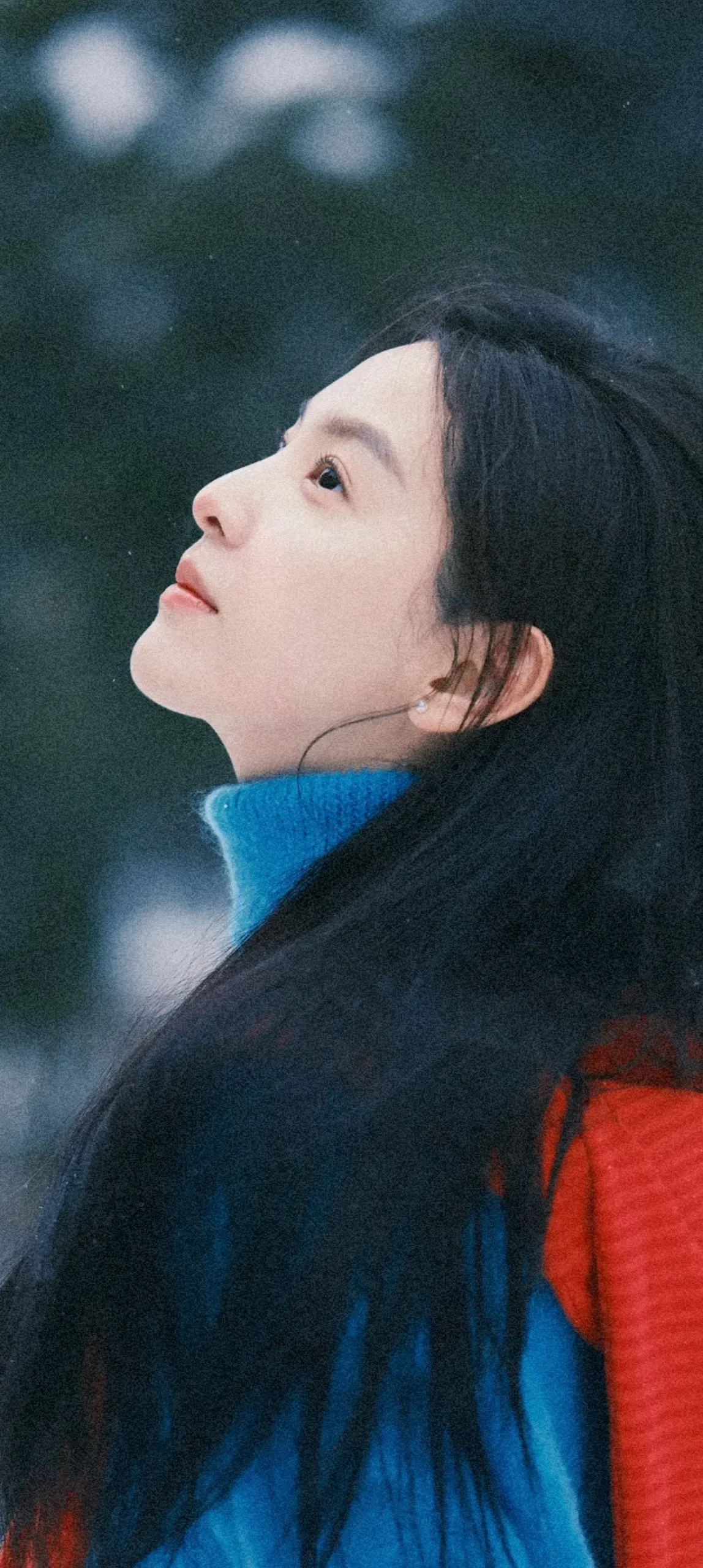 章若楠冬季氛围感写真壁纸插图