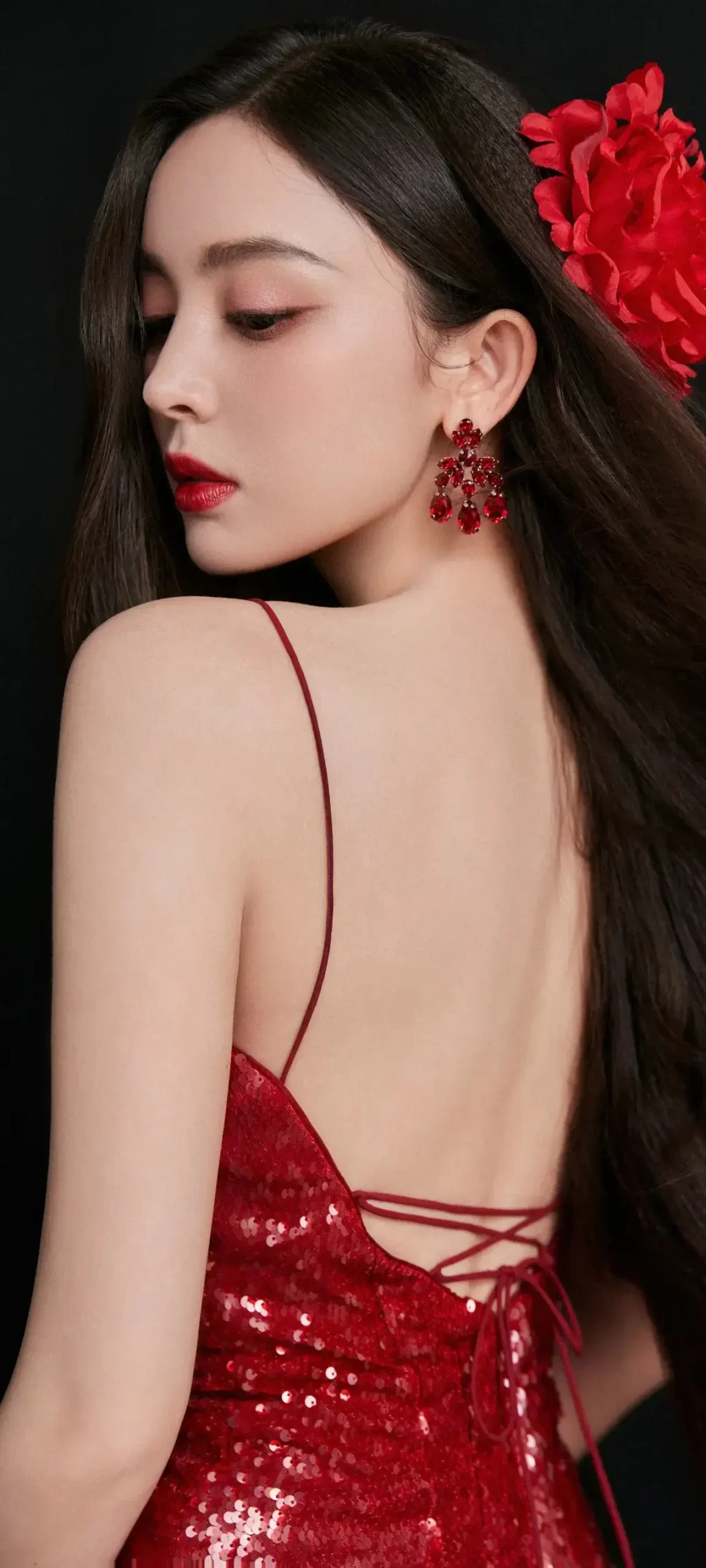 古力娜扎红裙性感写真壁纸插图5