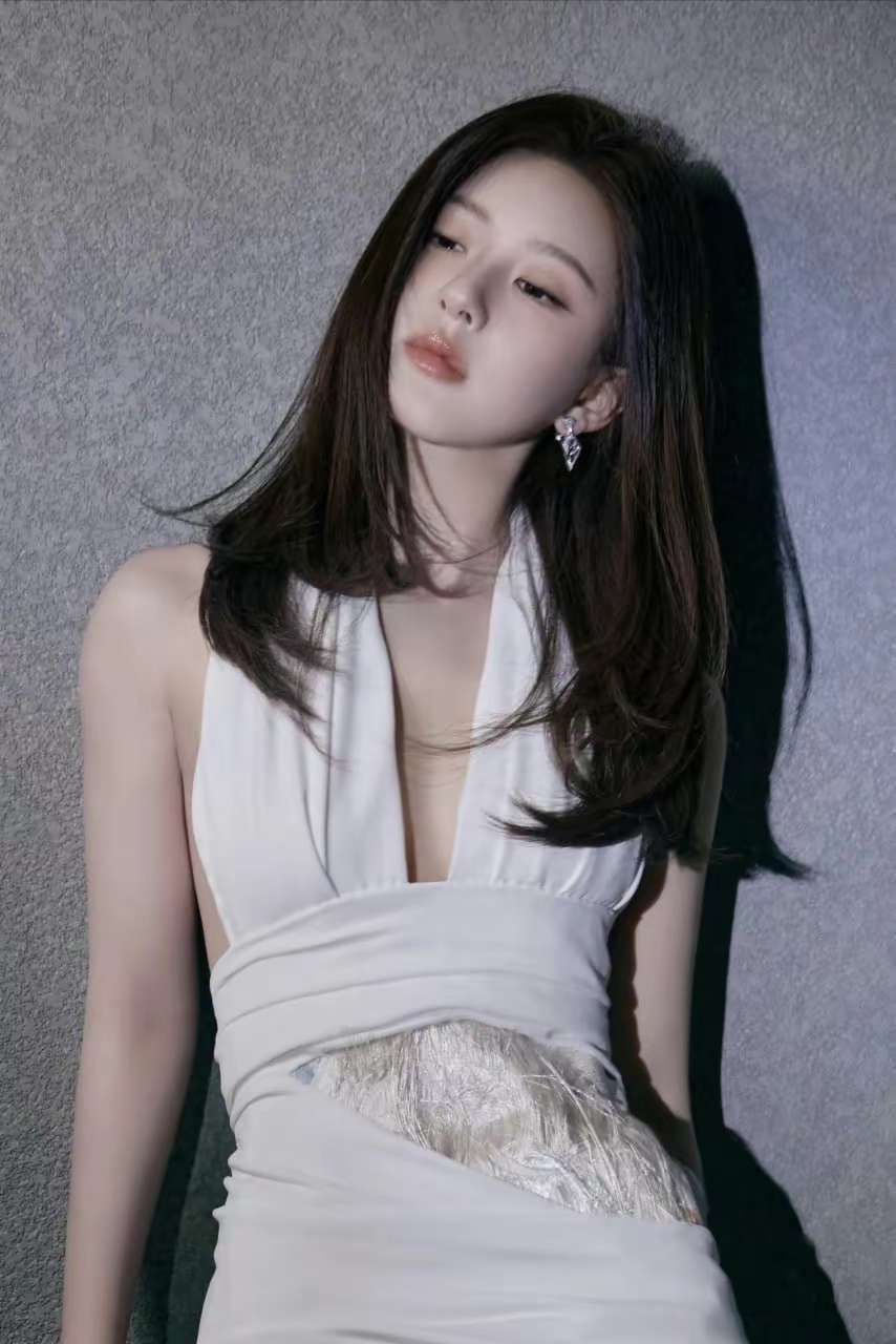 赵露思白裙写真插图5